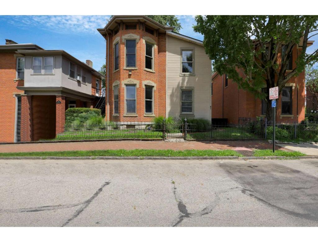 Housepitality - The Short North Getaway Apartment